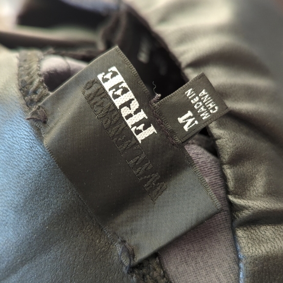 Wilfred Free Leather look leggings NWOT - Picture 4 of 5